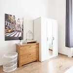 Cityscape Budget Apartments Riverside